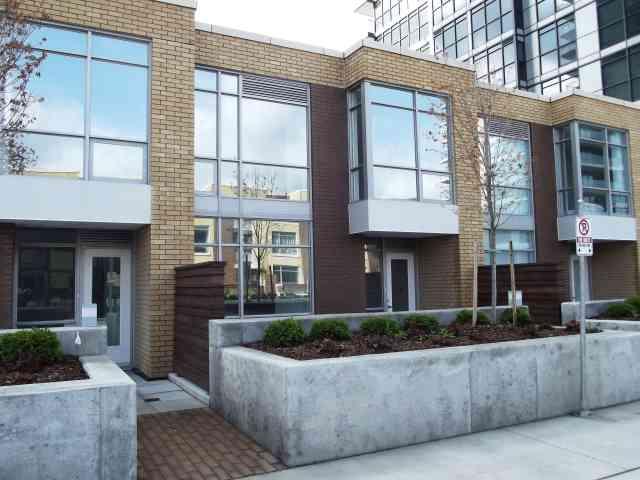 th9 - 19 Singer Crt, Townhouse with 3 bedrooms, 3 bathrooms and 1 parking in Toronto ON | Image 1