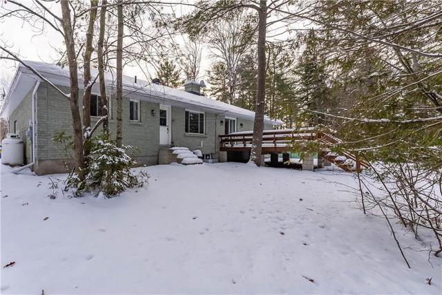 26 Eileen Street, House detached with 3 bedrooms, 3 bathrooms and 8 parking in Laurentian Valley ON | Image 25