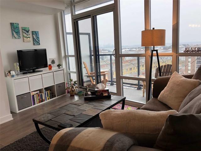 803 - 11 Superior Ave, Condo with 1 bedrooms, 1 bathrooms and 1 parking in Toronto ON | Image 4