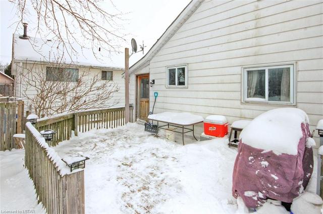 255 Jones Street W, House detached with 3 bedrooms, 1 bathrooms and 4 parking in St. Marys ON | Image 18