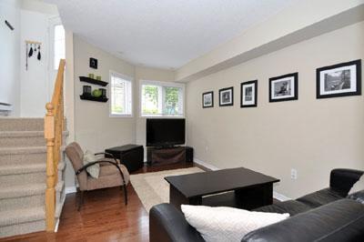 th 137 - 30 Merchant Lane, Townhouse with 2 bedrooms, 2 bathrooms and 1 parking in Toronto ON | Image 2