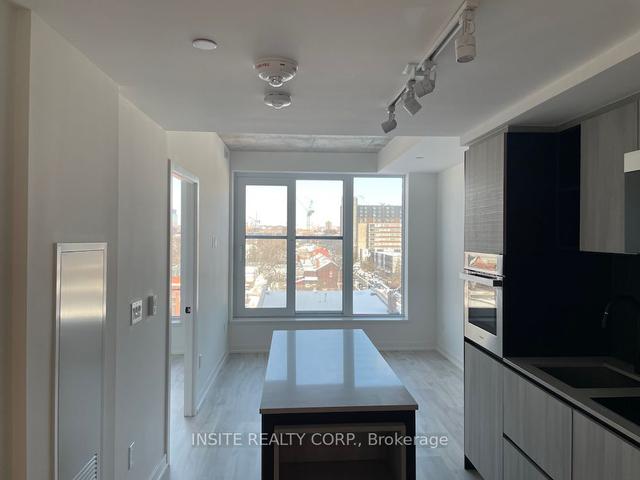 711 - 2 Augusta Ave, Condo with 1 bedrooms, 2 bathrooms and 0 parking in Toronto ON | Image 9