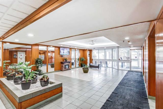 1802 - 410 Mclevin Ave, Condo with 2 bedrooms, 2 bathrooms and 1 parking in Toronto ON | Image 28