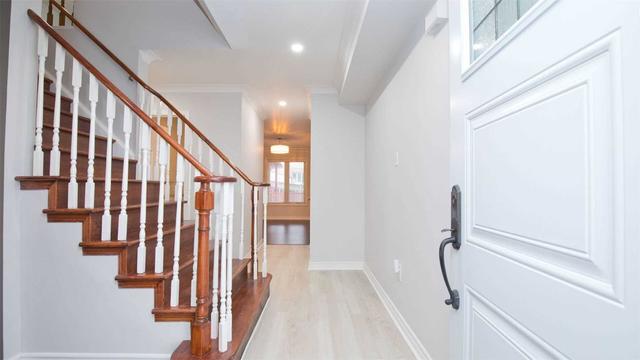 146 Moffatt Ave, House detached with 3 bedrooms, 4 bathrooms and 6 parking in Brampton ON | Image 34