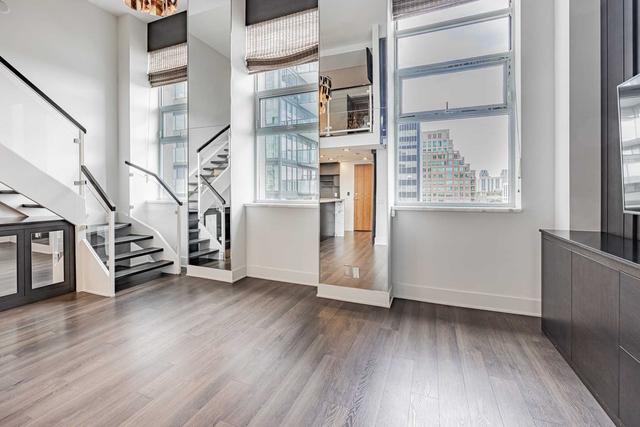 923 - 111 St Clair Ave W, Condo with 1 bedrooms, 2 bathrooms and 1 parking in Toronto ON | Image 22