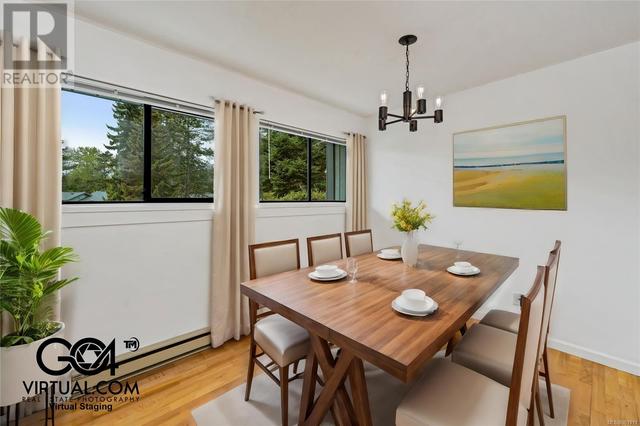 542 Carnation Pl, Condo with 2 bedrooms, 1 bathrooms and 1 parking in Saanich BC | Image 2