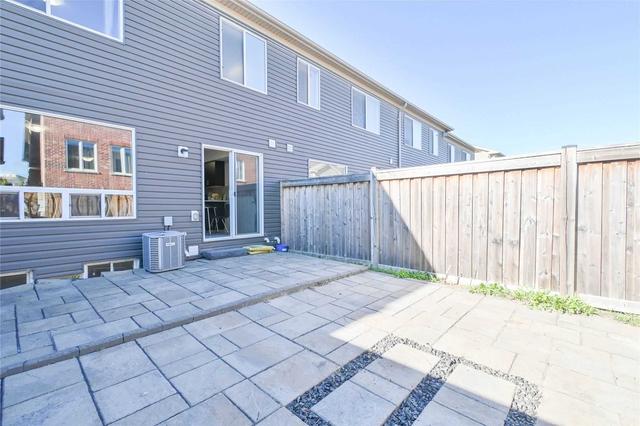 142 Iribelle Ave, House attached with 3 bedrooms, 3 bathrooms and 2 parking in Oshawa ON | Image 8