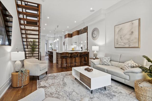 310 Robert St, House semidetached with 4 bedrooms, 5 bathrooms and 1 parking in Toronto ON | Image 7