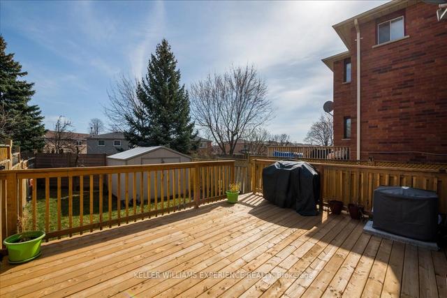 23 Tessler Cres, House detached with 3 bedrooms, 4 bathrooms and 5 parking in Brampton ON | Image 18