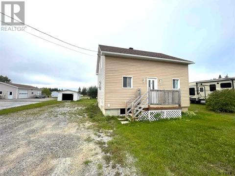 20 Edward St S, House detached with 3 bedrooms, 1 bathrooms and null parking in Arnprior ON | Card Image