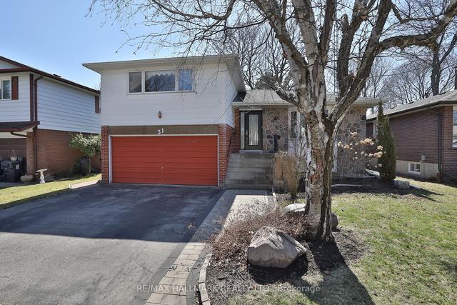 31 Tilley Dr, House detached with 4 bedrooms, 2 bathrooms and 4 parking in Toronto ON | Image 12