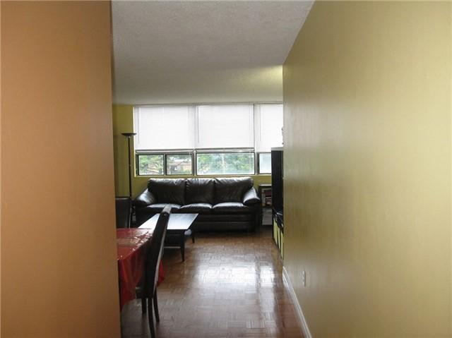 304 - 25 Sunrise Ave, Condo with 3 bedrooms, 2 bathrooms and 1 parking in Toronto ON | Image 4