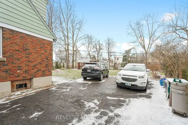 496 Carlton St, House detached with 6 bedrooms, 3 bathrooms and 3 parking in St. Catharines ON | Image 24