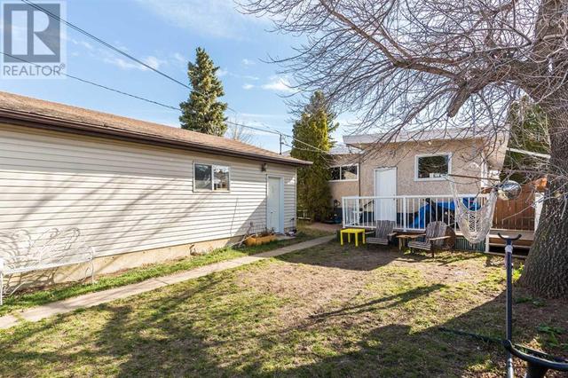 1030 8 Street S, House detached with 4 bedrooms, 1 bathrooms and 5 parking in Lethbridge AB | Image 36
