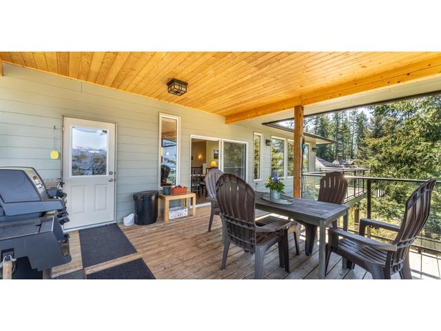 14533 Smith Road, House detached with 4 bedrooms, 3 bathrooms and null parking in Central Kootenay A BC | Image 53