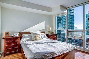 1210 - 18 Harbour St, Condo with 2 bedrooms, 2 bathrooms and 1 parking in Toronto ON | Image 20