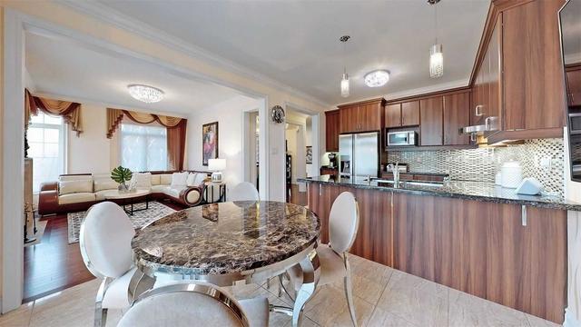 2 Fierheller Crt, House detached with 4 bedrooms, 4 bathrooms and 3 parking in Markham ON | Image 3