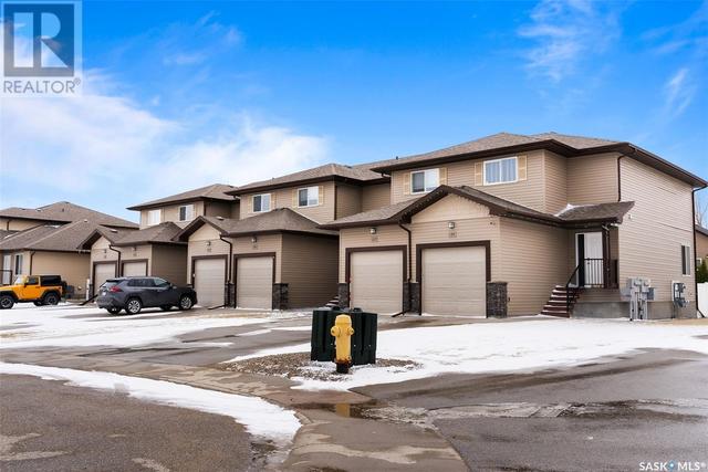 127 Plains Circle, House attached with 3 bedrooms, 3 bathrooms and null parking in Pilot Butte SK | Image 38