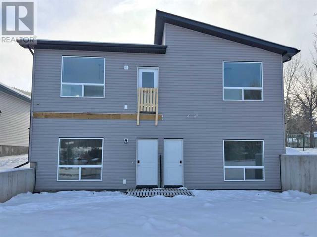 11311 19 Avenue, House detached with 4 bedrooms, 3 bathrooms and 3 parking in Crowsnest Pass AB | Image 2