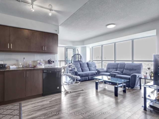 1505 - 30 Meadowglen Pl, Condo with 2 bedrooms, 2 bathrooms and 1 parking in Toronto ON | Image 7