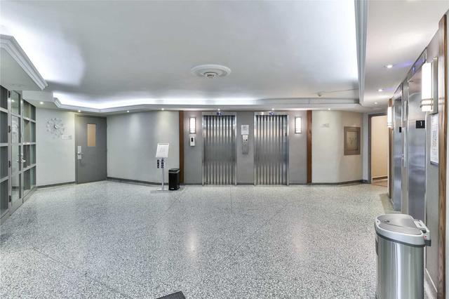 204 - 551 The West Mall, Condo with 3 bedrooms, 2 bathrooms and 1 parking in Toronto ON | Image 15