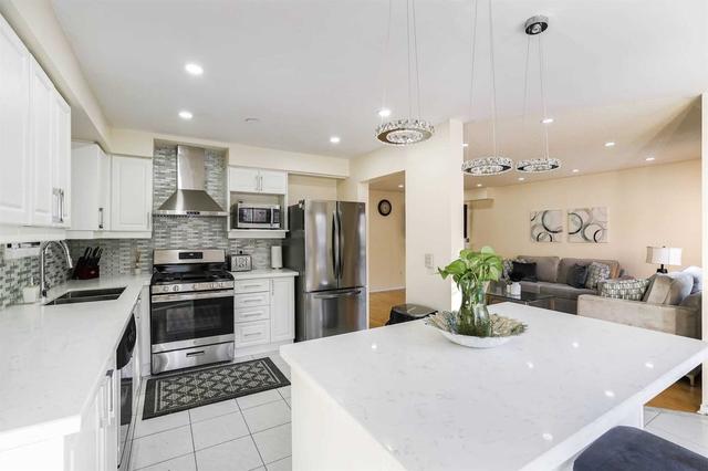 967 Southfork Dr, House detached with 4 bedrooms, 5 bathrooms and 4 parking in Mississauga ON | Image 3