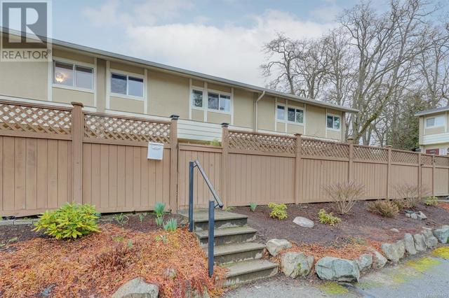 15 - 3981 Nelthorpe St, House attached with 2 bedrooms, 2 bathrooms and 2 parking in Saanich BC | Image 28