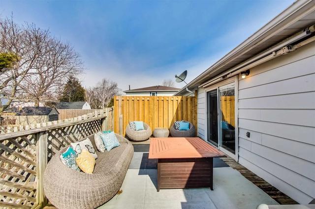 1480 Epping Crt, House semidetached with 3 bedrooms, 2 bathrooms and 6 parking in Burlington ON | Image 15