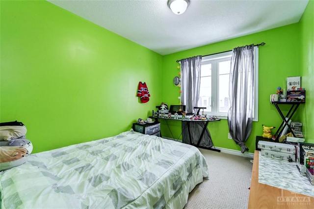 2050 Madrid Avenue, Townhouse with 2 bedrooms, 2 bathrooms and 3 parking in Ottawa ON | Image 14