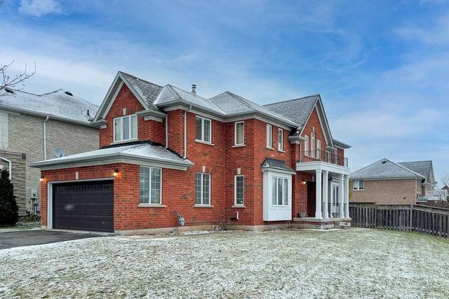 251 Mcbride Cres, House detached with 4 bedrooms, 3 bathrooms and 4 parking in Newmarket ON | Image 1