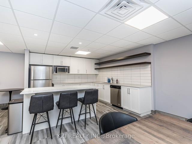 208 - 35 Kingsbury Sq E, Condo with 2 bedrooms, 2 bathrooms and 1 parking in Guelph ON | Image 33