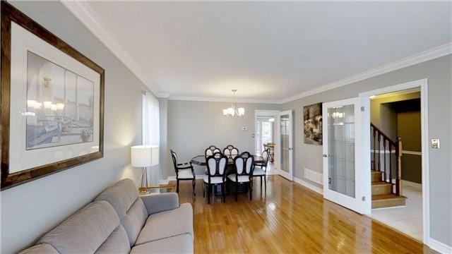 11 St John's Crt, House detached with 3 bedrooms, 4 bathrooms and 5 parking in Uxbridge ON | Image 4