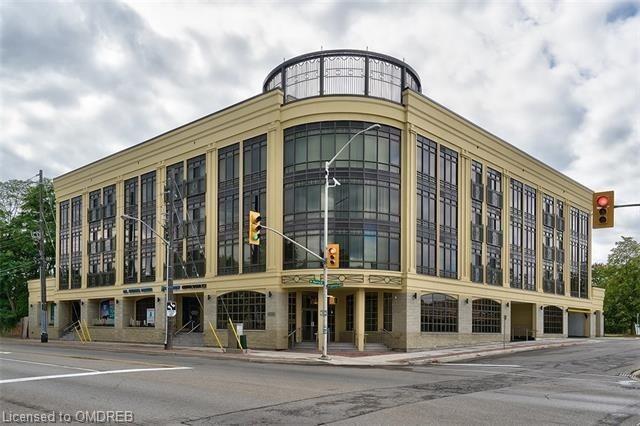 207 - 205 Lakeshore Road W, House attached with 2 bedrooms, 2 bathrooms and 2 parking in Oakville ON | Image 1