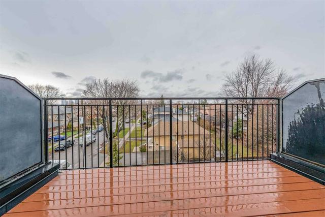 main - 964 The Queensway, House attached with 3 bedrooms, 3 bathrooms and 2 parking in Toronto ON | Image 18