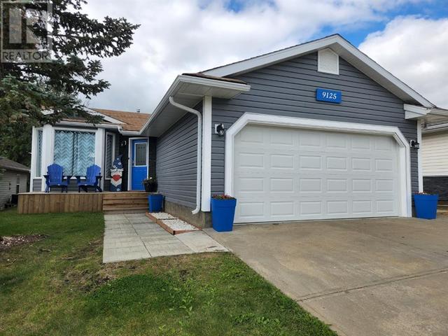 9125 135 Avenue, House detached with 4 bedrooms, 3 bathrooms and 4 parking in Peace River AB | Card Image