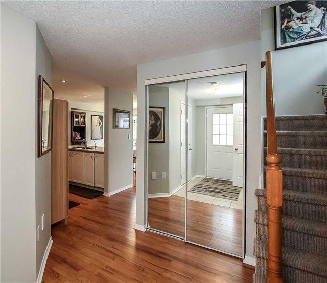 104 Wessenger Dr, House attached with 3 bedrooms, 3 bathrooms and 4 parking in Barrie ON | Image 3