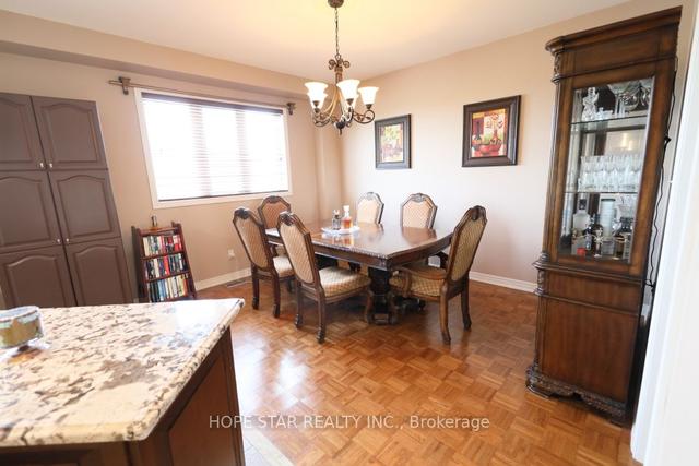 46 Sunview Dr, House detached with 3 bedrooms, 4 bathrooms and 4 parking in Vaughan ON | Image 2