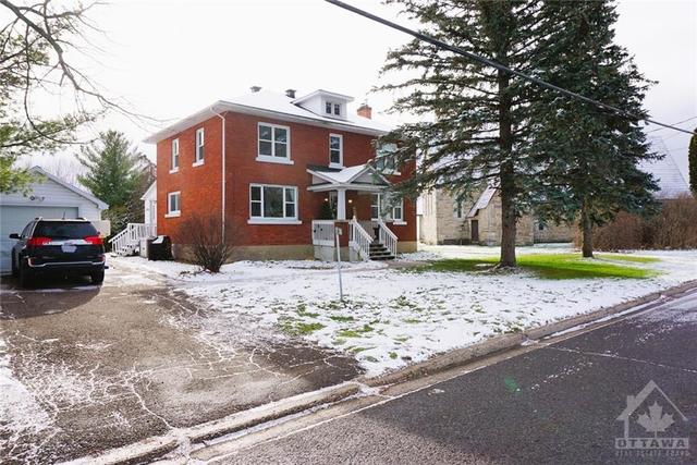 2366 Fitzroy St & 192 Shirreff Street, House detached with 4 bedrooms, 2 bathrooms and 3 parking in Ottawa ON | Card Image
