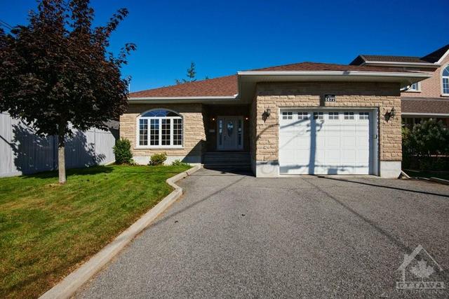 1477 Rosebella Avenue, House detached with 2 bedrooms, 2 bathrooms and 3 parking in Ottawa ON | Image 1