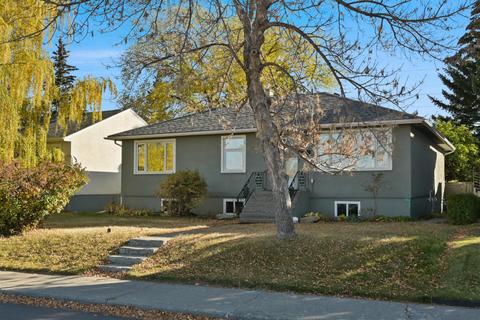 611 49 Avenue Sw, House detached with 4 bedrooms, 1 bathrooms and 1 parking in Calgary AB | Card Image