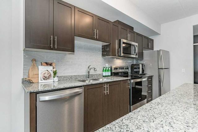 308 - 35 Kingsbury Sq, Condo with 2 bedrooms, 2 bathrooms and 1 parking in Guelph ON | Image 6