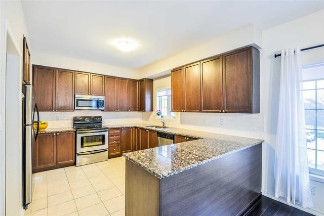 4 - 2390 Parkhaven Blvd, Townhouse with 3 bedrooms, 4 bathrooms and 2 parking in Oakville ON | Image 3