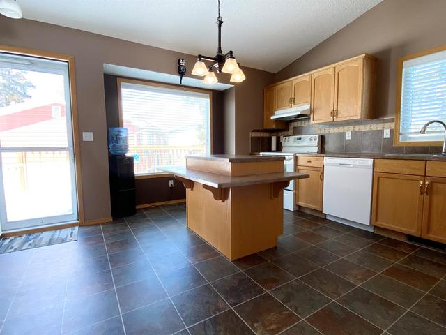 14 Sandy Drive, House detached with 5 bedrooms, 2 bathrooms and 4 parking in Whitecourt AB | Image 7