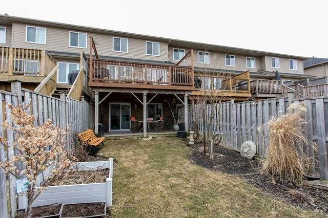 919 Zeller Cres, House attached with 3 bedrooms, 3 bathrooms and 2 parking in Kitchener ON | Image 9