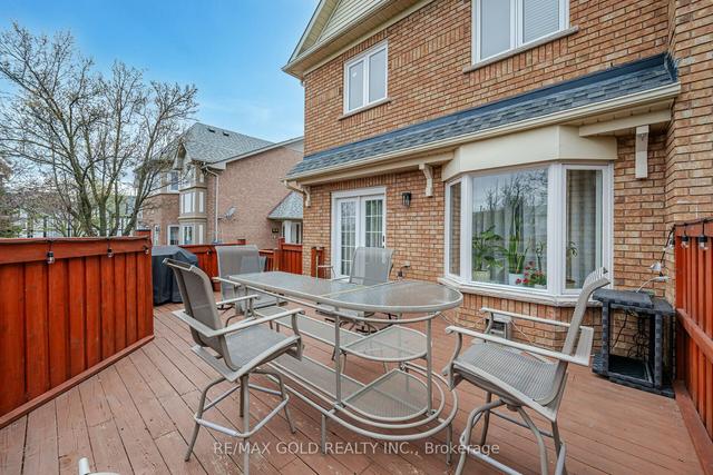 157 Ural Circ, House attached with 3 bedrooms, 2 bathrooms and 3 parking in Brampton ON | Image 28