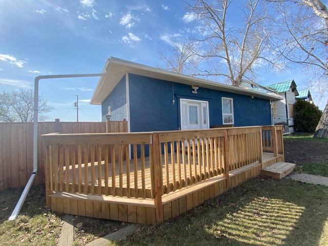 4520 50 Street, House detached with 3 bedrooms, 2 bathrooms and 3 parking in Rycroft AB | Image 3