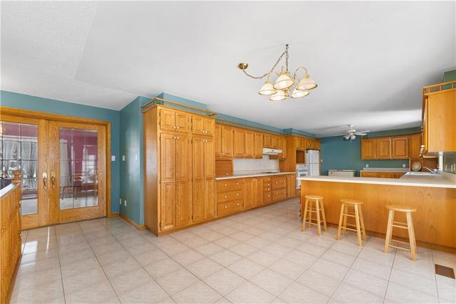 42 Yantha Crescent, House detached with 7 bedrooms, 3 bathrooms and 6 parking in Madawaska Valley ON | Image 7