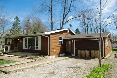 855 Kennedy Rd, House detached with 2 bedrooms, 1 bathrooms and 6 parking in Innisfil ON | Image 2