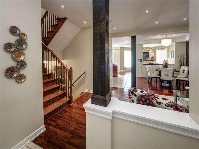 81 Remington Dr, House detached with 4 bedrooms, 4 bathrooms and 2 parking in Richmond Hill ON | Image 3