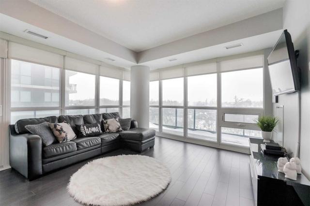 401 - 35 Brian Peck Cres, Condo with 2 bedrooms, 2 bathrooms and 1 parking in Toronto ON | Image 5
